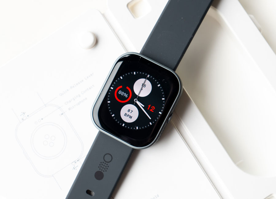 Часовникът CMF Watch Pro е евтин и изненадващо функционален