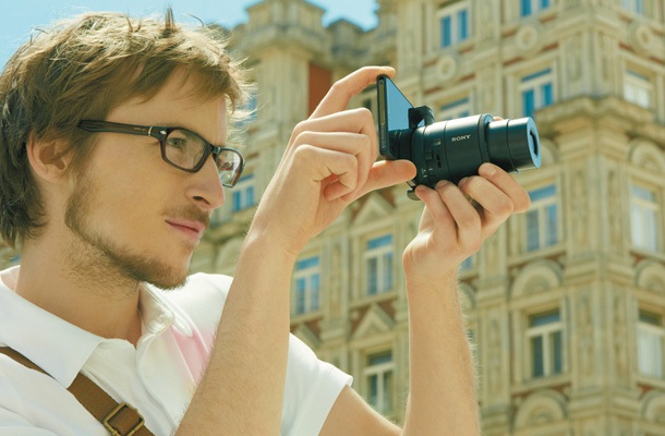 Sony подготвя софтуерен ъпдейт за серията камери QX