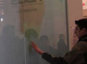 Огромен тъчскрийн на щанда на Asus