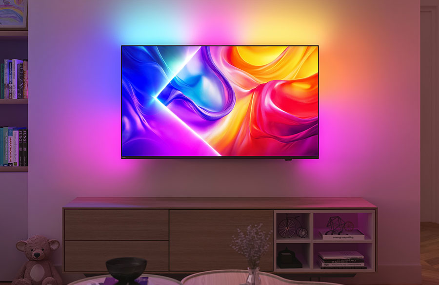 LCD телевизорите на Philips за 2025 идват с Ambilight Plus и Titan OS