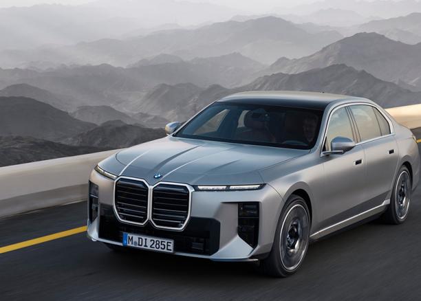 BMW представи новия i7 с пробег от над 720 км и Neue Klasse дизайн