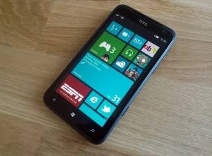 HTC може да представи два телефона с Windows Phone 8 след средата на септември