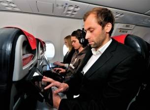 Електронните устройства в полети в Европа ще бъдат разрешени от края на ноември