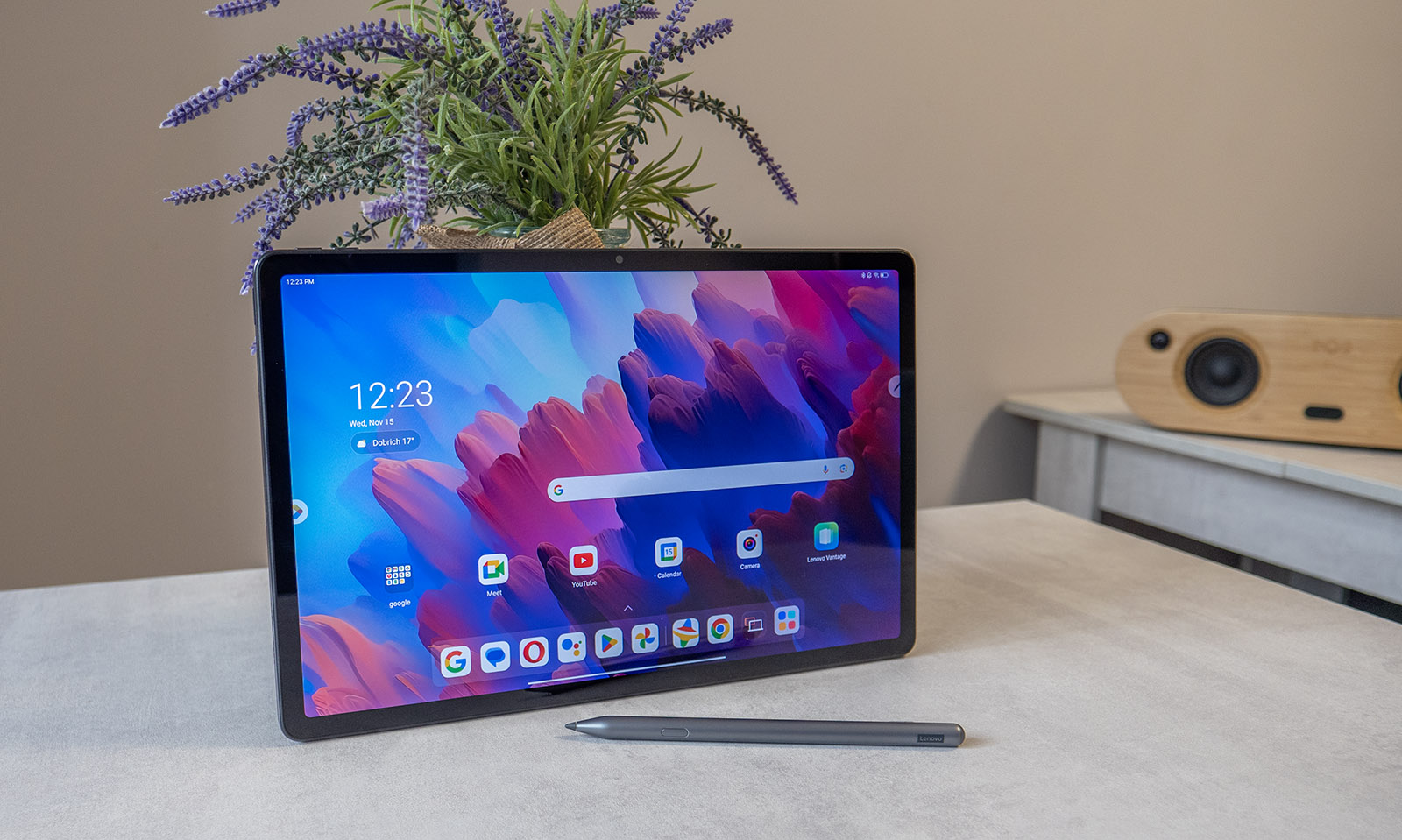 РЕВЮ: Lenovo Tab P12 е многофункционален и практичен