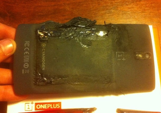 OnePlus One избухна в джоба на собственика си