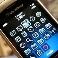 BlackBerry Pearl Flip 8220 на живо