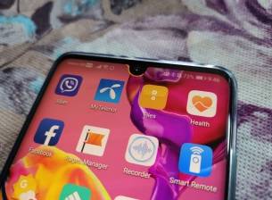 Battery Notch Indicator е универсално приложение за смартфоните с изрязан дисплей
