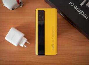 realme подготвя модел с бързо зареждане до 150W