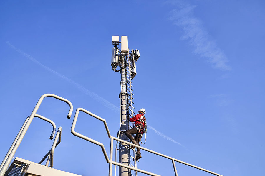 Обмислят пълна забрана на телеком оборудване от Huawei и ZTE в ЕС