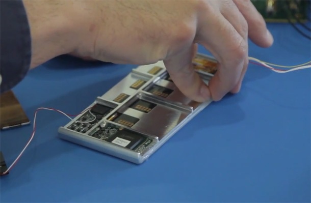 Phonebloks показа ново видео с модулния телефон Project Ara