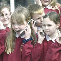 Финландска комисия против употребата на телефони от деца