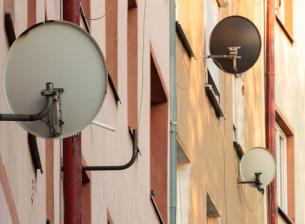 Най-добрите планове за сателитна телевизия при A1, Vivacom и Neosat (февруари 2025)