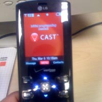 LG VX8610 с вградена Bluetooth слушалка
