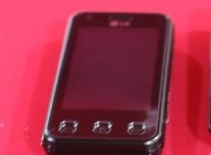 Малко козметични промени за LG Renoir KC910