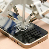 Как Nokia тества телефоните си за издръжливост