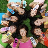 Понижените цени движат продажбите на телефони през тримесечието