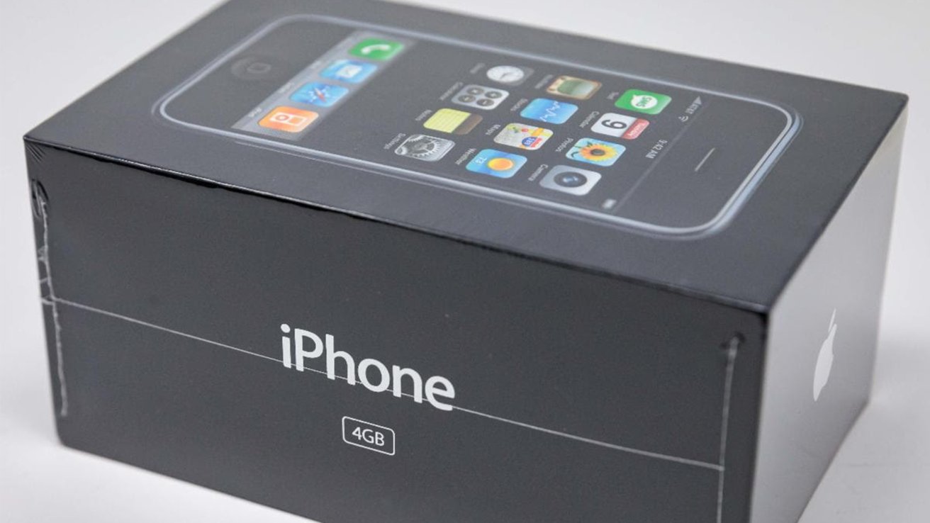 Неразопакован оригинален iPhone с 4GB памет беше продаден на търг за 130 000 долара. 