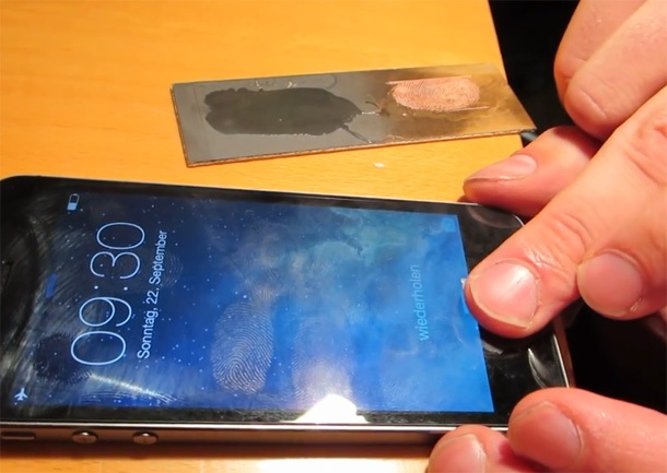 Хакери твърдят, че са хакнали сензора за пръстови отпечатъци на iPhone 5s