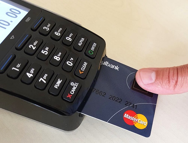Mastercard проведе тест на своите биометрични карти в България