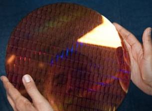 Intel ще инвестира 5 милиарда долара в завод за 14-нанометрови чипове