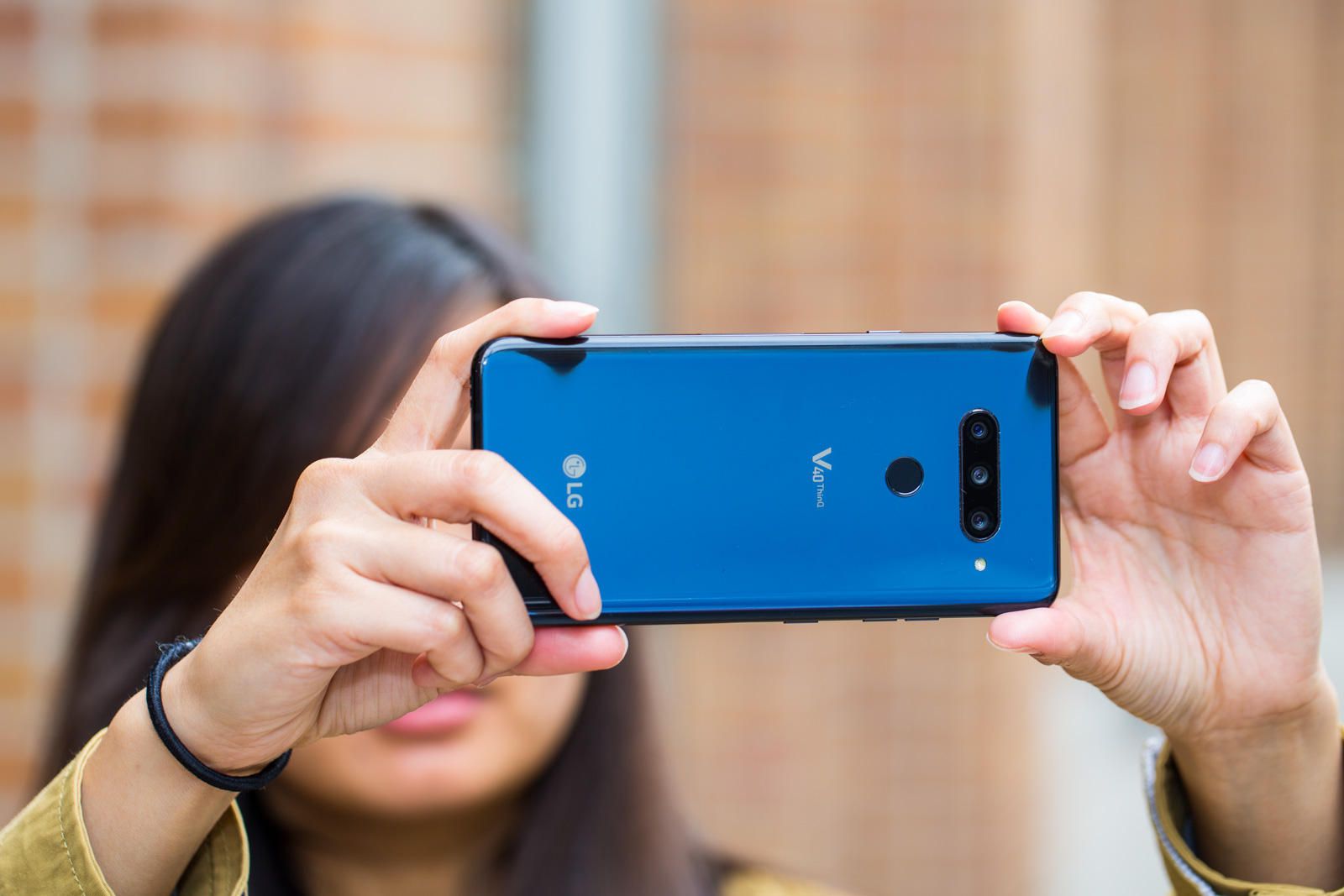 LG работи по смартфон с допълнителен дисплей