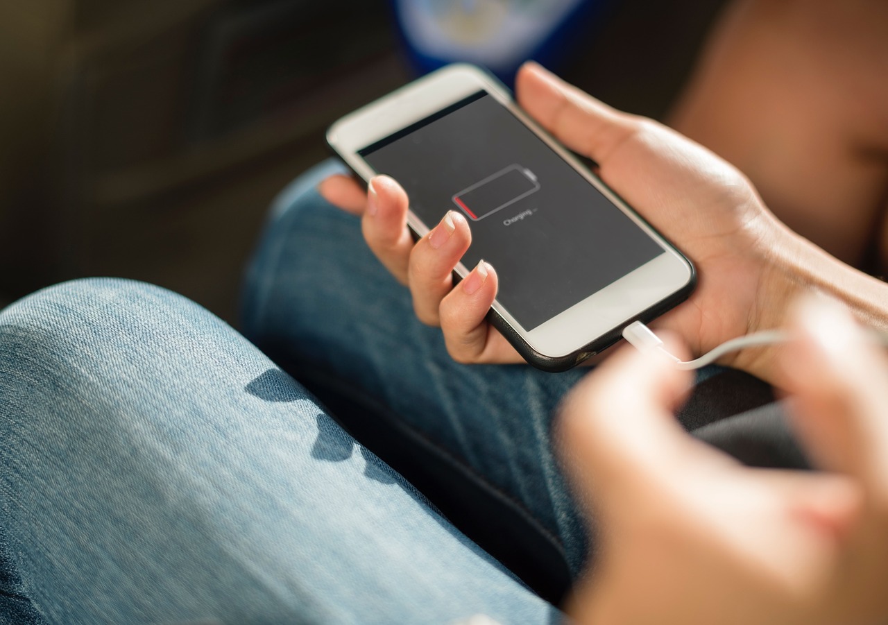 Apple ще добави функция за зелено зареждане към iOS 16