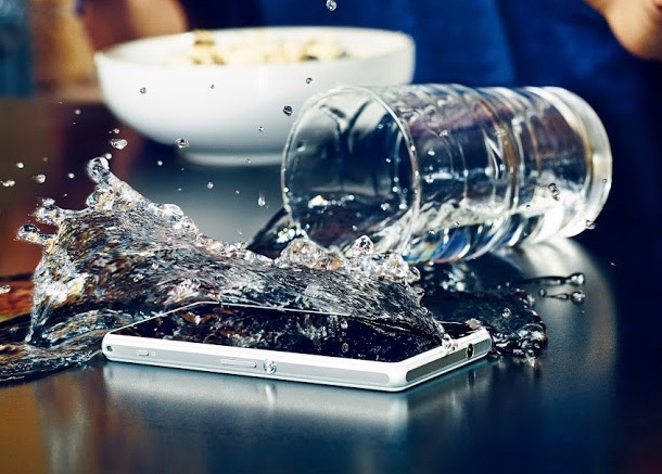 Догодина ще има повече водоустойчиви смартфони