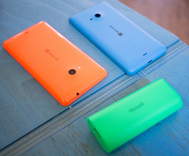 Lumia 535 е цветен, забавен и евтин