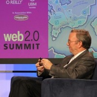 Ерик Шмид показа Nexus S отблизо, обеща Android Gingerbread до няколко седмици