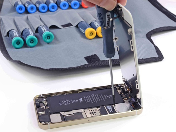 iFixit вече успяха да разглобят iPhone 5s
