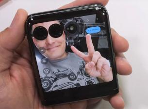 Външният дисплей на Motorola Razr 40 Ultra не издържа теста на JerryRigEverything