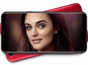 Oppo F5 е в средния клас и предлага 18:9 дисплей