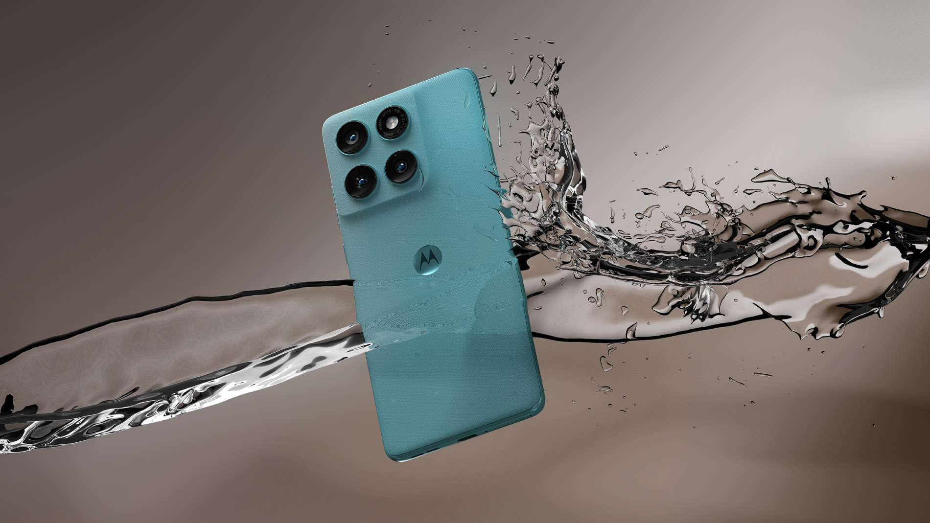 Motorola Edge 60 Fusion е с изискан дизайн и четиристранно извит екран