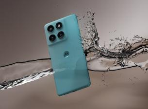 Motorola Edge 60 Fusion е с изискан дизайн и четиристранно извит екран