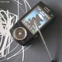 Още един телефон с две SIM карти от Samsung