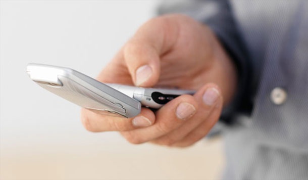 Доставките на смартфони са повече от тези на обикновени телефони