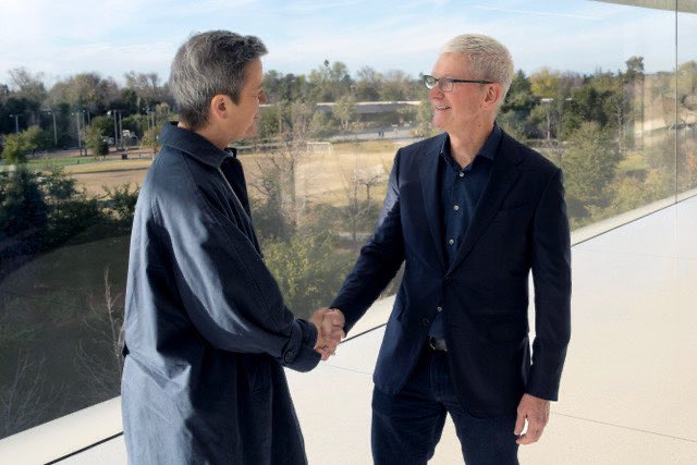 Apple ще раздели App Store на две, за да изпълни регулациите на ЕС