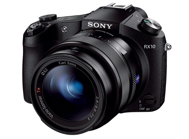 Sony намалява цената на фотоапарата RX10 и добавя опция за по-качествен видеозапис