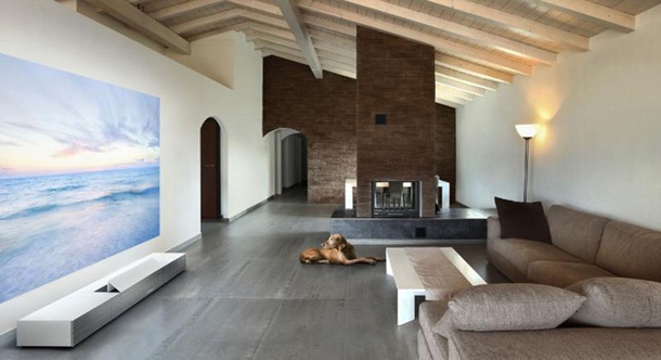 Sony показа впечатляващ ултракъсофокусен 4K проектор