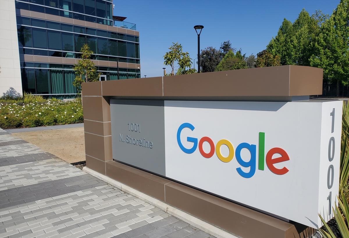 Шефът на Google загатна за големи новости с изкуствен интелект през 2025