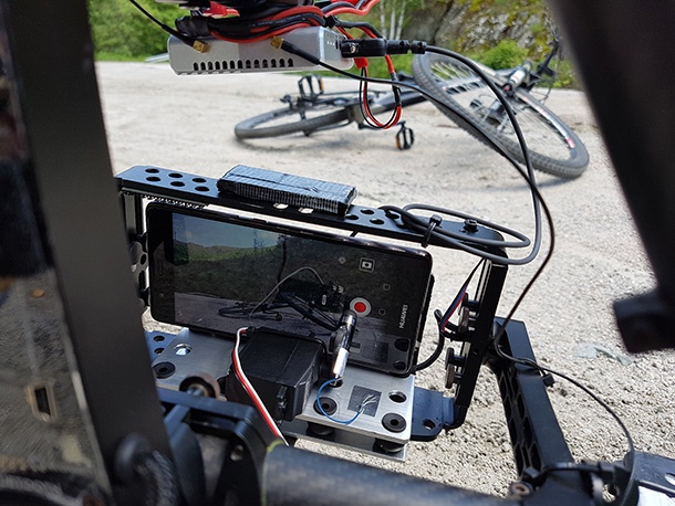 Кампания ще издигне Huawei P9 с дрон над София