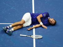 Медведев отбеляза победата над Джокович с ход от FIFA