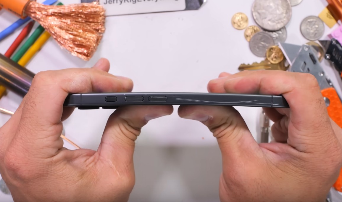 Ето как се справя iPhone 17 при тестове за издръжливост