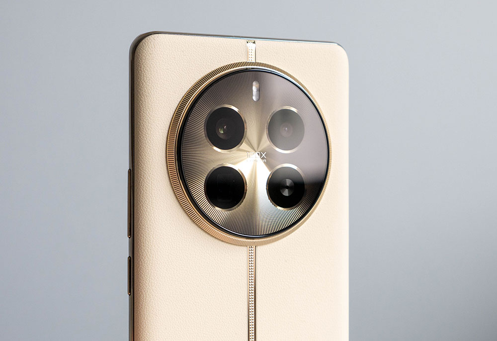 РЕВЮ: Realme 12 Pro+ 5G изненадва в средния сегмент