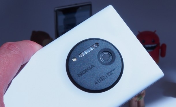 Бъдещите телефони на Microsoft може да включват технологии на Canon