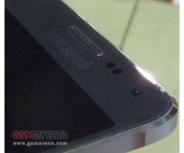 Снимка на Samsung Galaxy F показа метална рамка