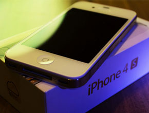 Потребители на iPhone се оплакват от по-големи проблеми с батерията при iOS 5.0.1