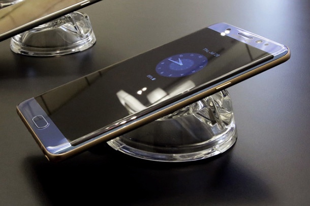 Момче пострада от телефон Galaxy в Бруклин (обновена)