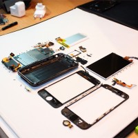 iPhone 3G S вече разглобен на части