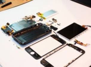 iPhone 3G S вече разглобен на части